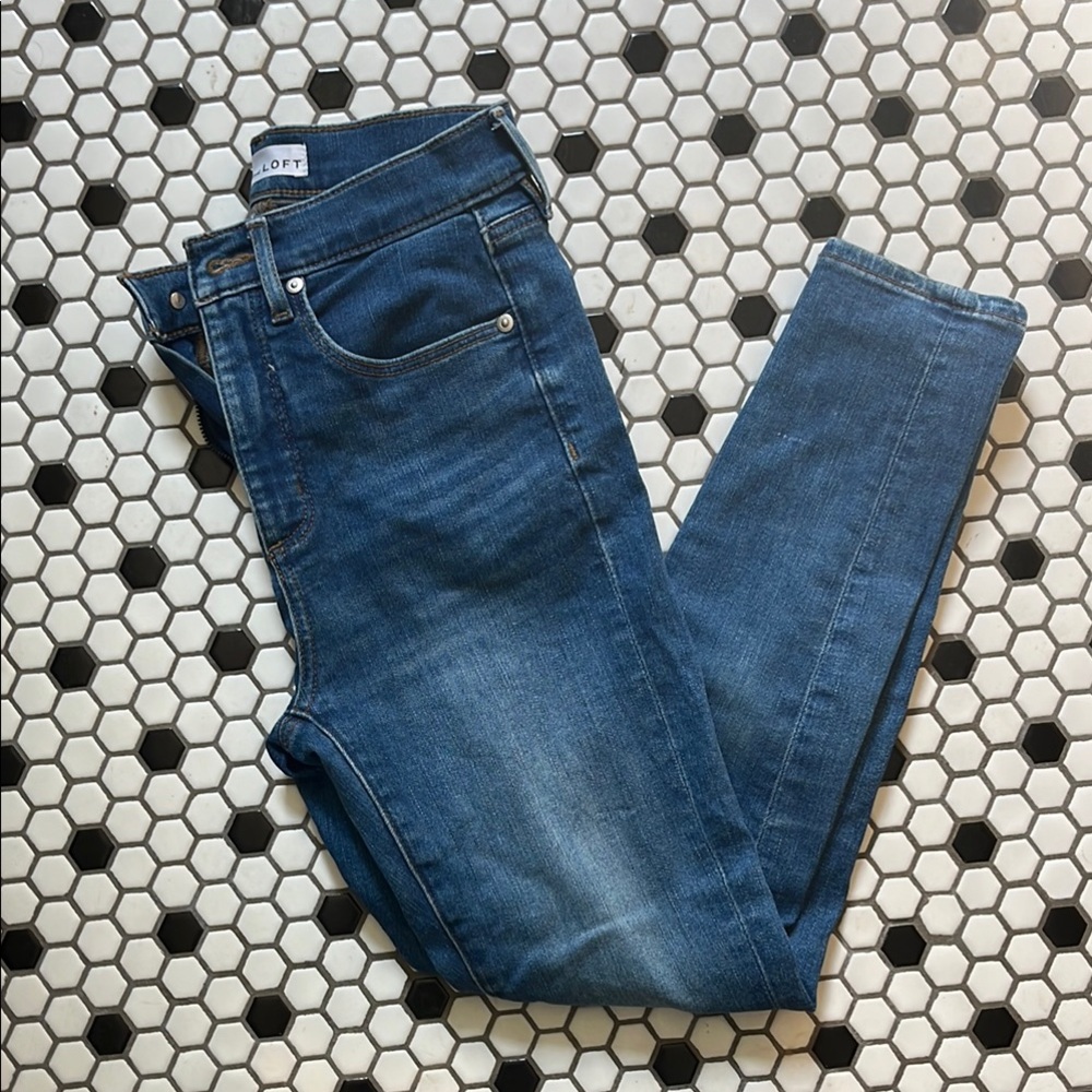 LOFT Blue Skinny Jeans with Classic Denim Style